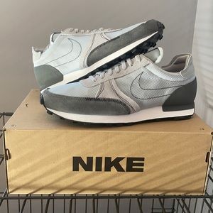 NIKE DBREAK-TYPE - brand new!